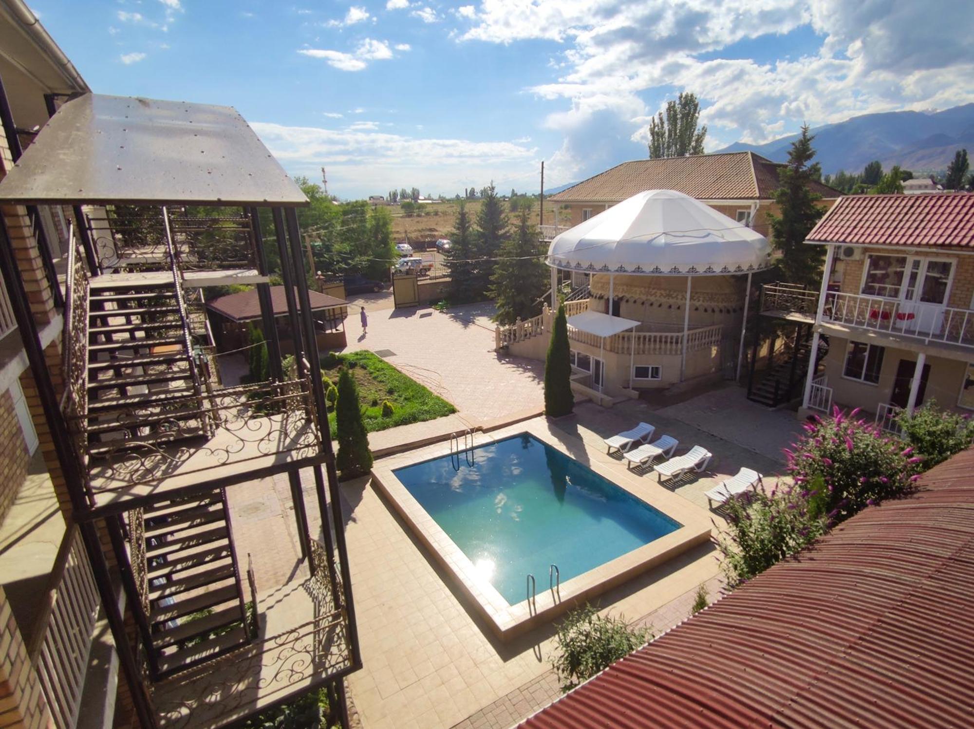 Hotel Адилет Cholpon-Ata Esterno foto