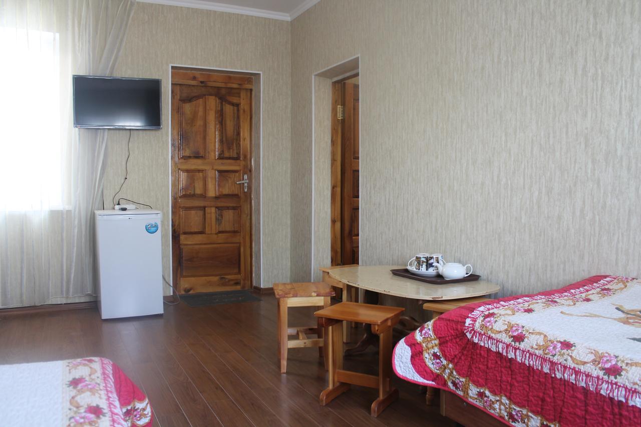 Hotel Адилет Cholpon-Ata Esterno foto