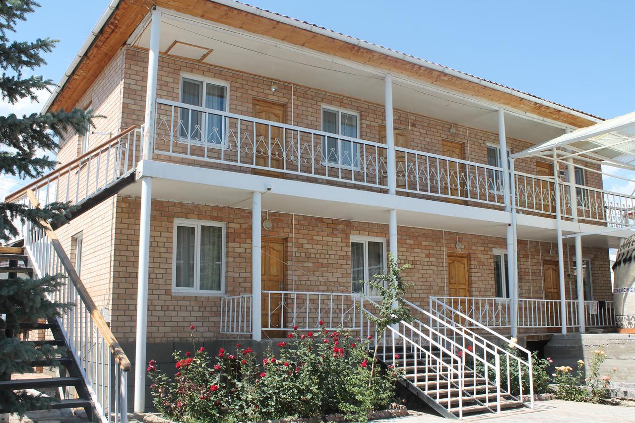 Hotel Адилет Cholpon-Ata Esterno foto